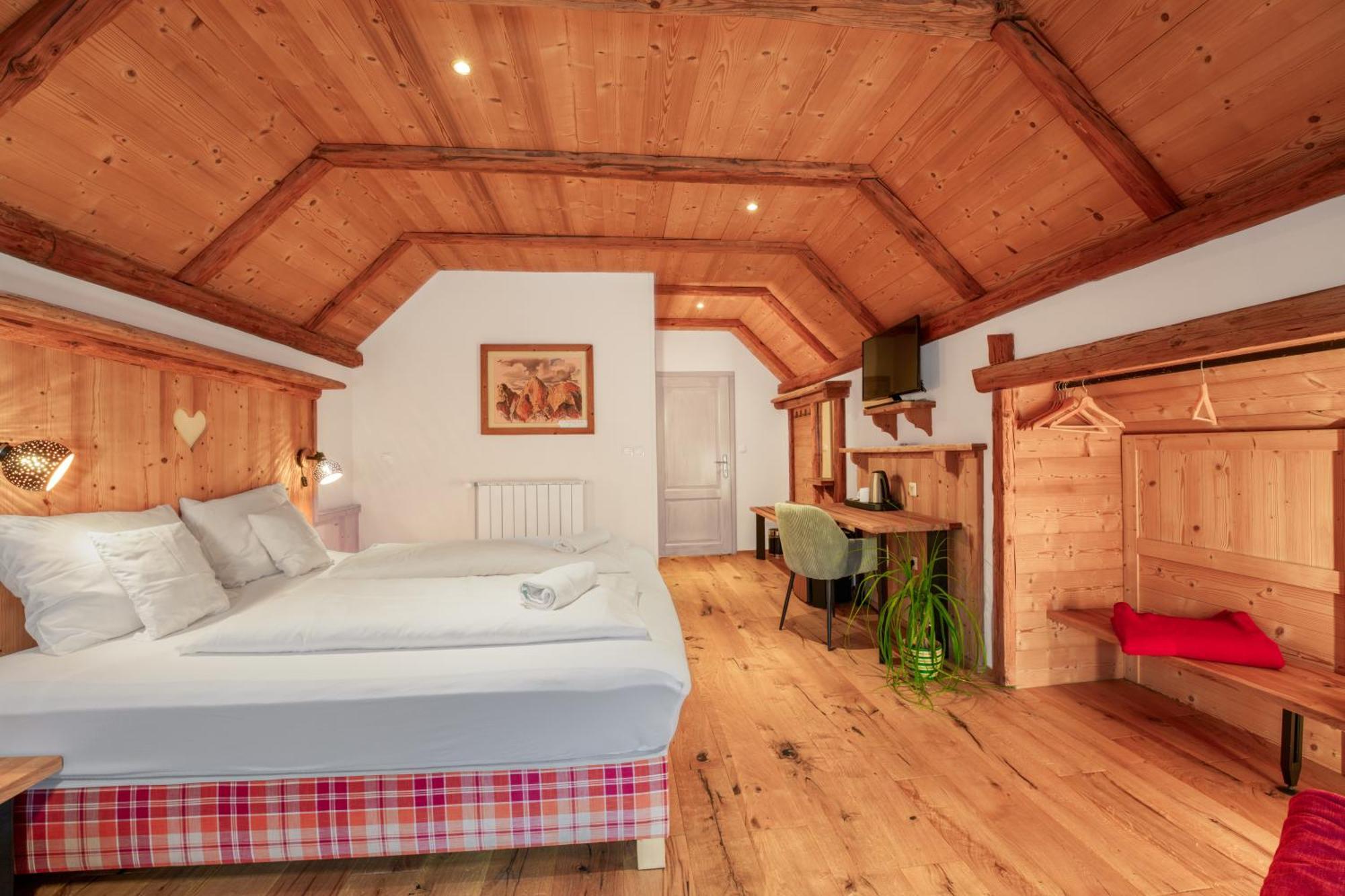 Gostilna Pri Martinu Hotel ครานสกา โกรา ภายนอก รูปภาพ