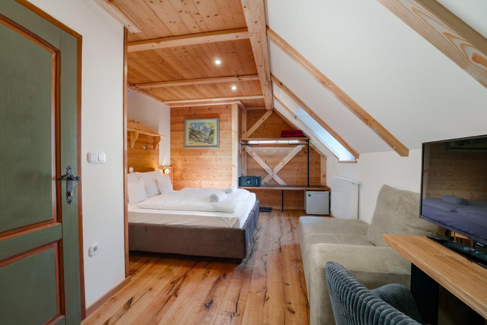 Gostilna Pri Martinu Hotel ครานสกา โกรา ภายนอก รูปภาพ