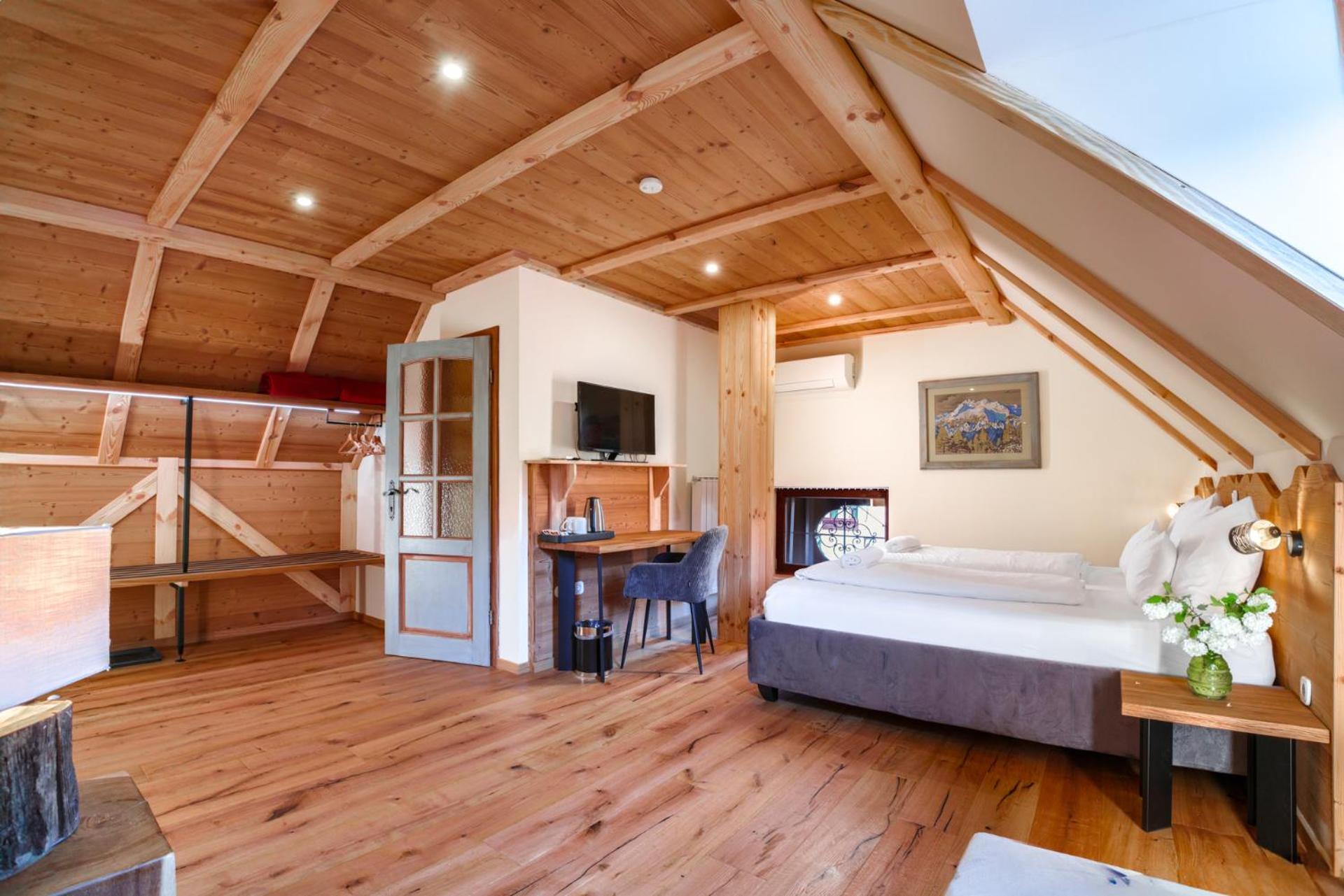 Gostilna Pri Martinu Hotel ครานสกา โกรา ภายนอก รูปภาพ
